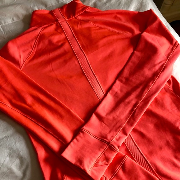 Under Armour Pullover - Picture 5 of 13